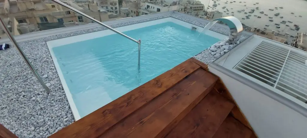Rooftop Jacuzzi — photo 8