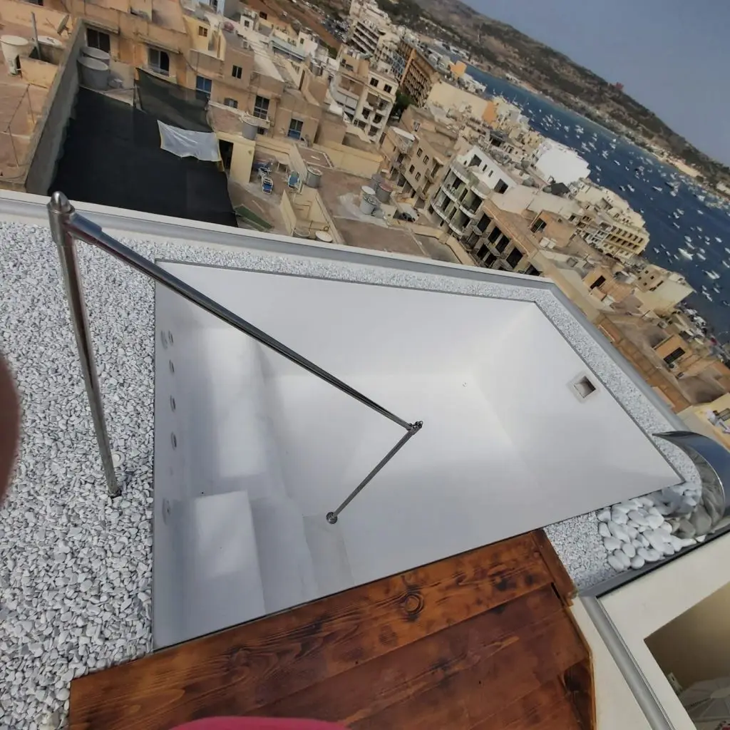 Rooftop Jacuzzi — photo 2