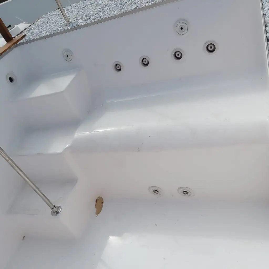 Rooftop Jacuzzi — photo 3