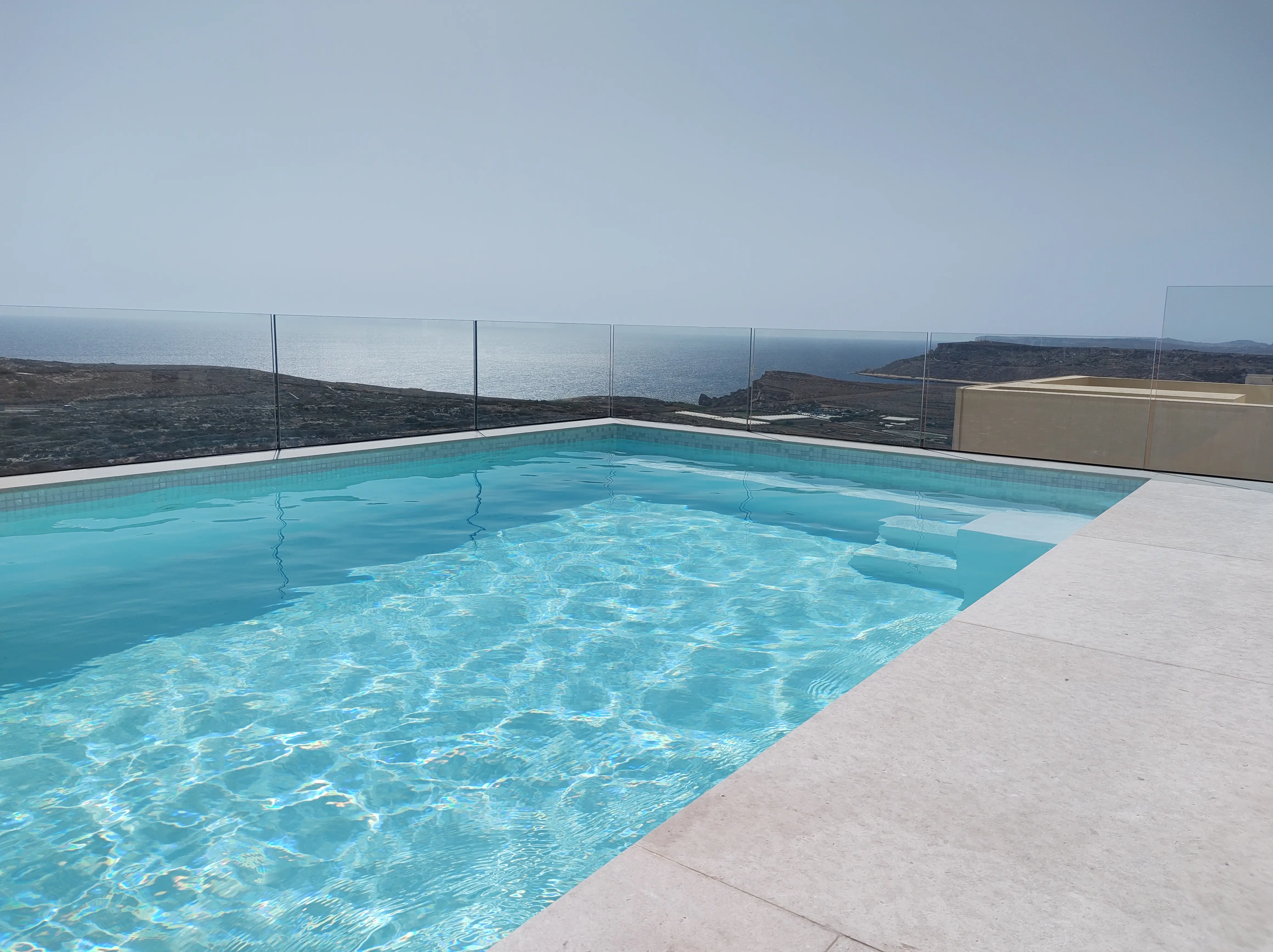 Rooftop Outdoor Pool — photo 1